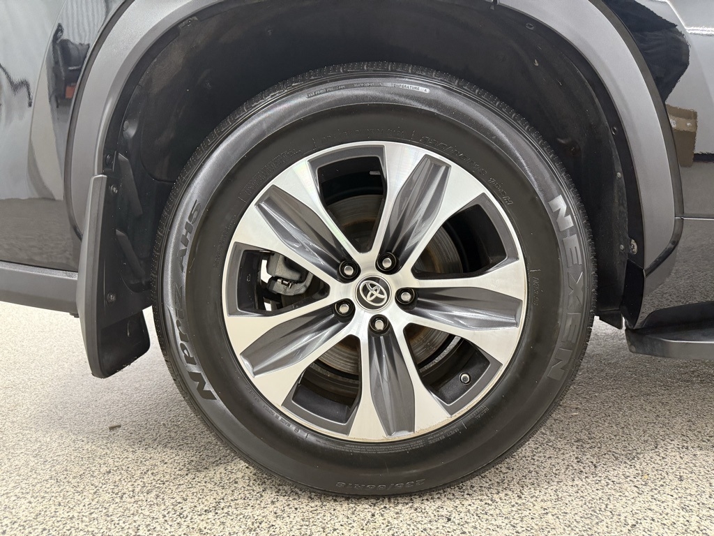 Toyota Highlander  2021