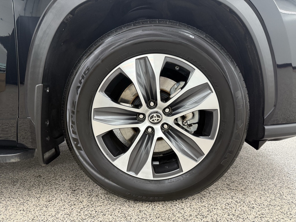 Toyota Highlander  2021