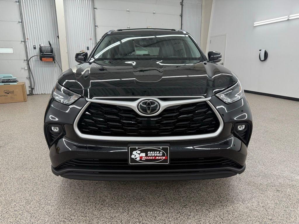 Toyota Highlander  2021