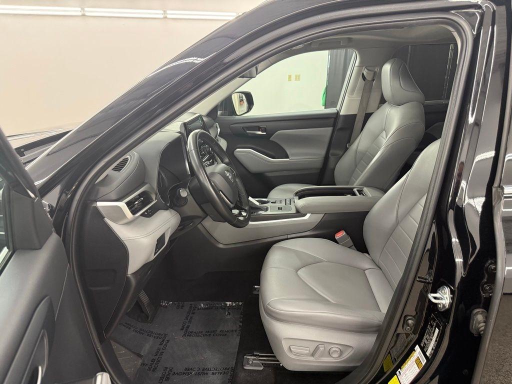 Toyota Highlander  2021