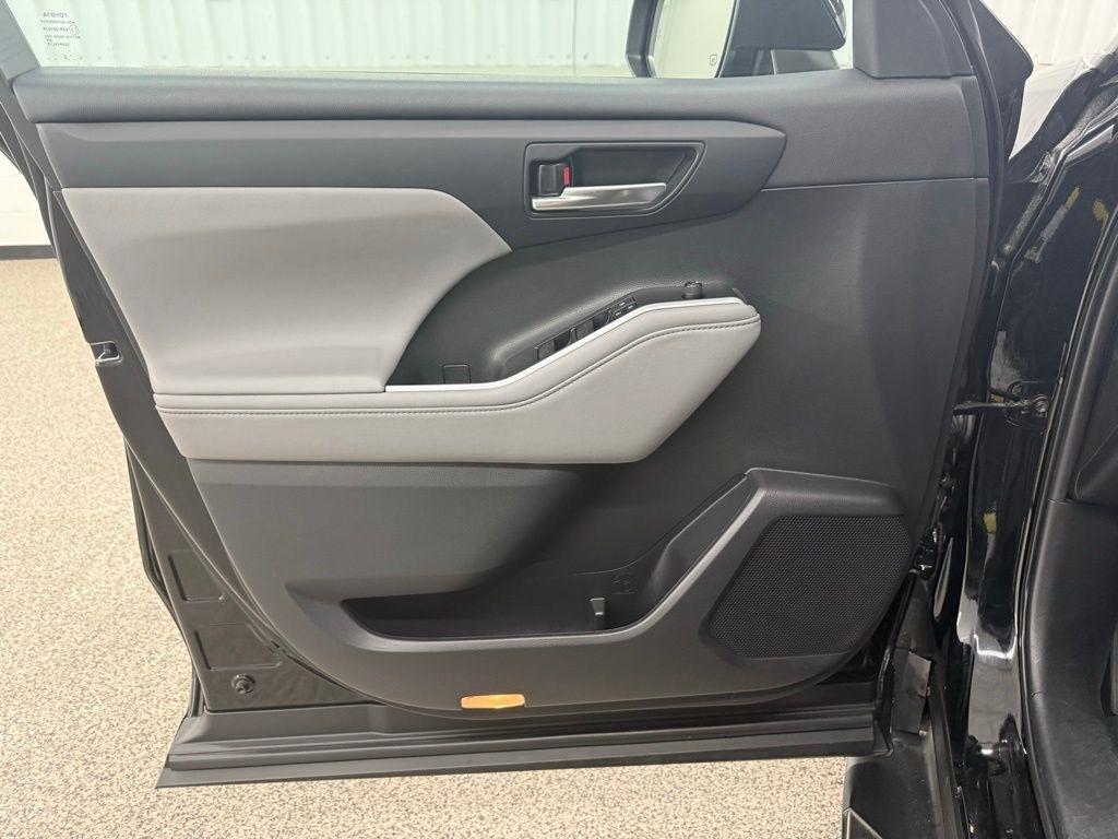 Toyota Highlander  2021