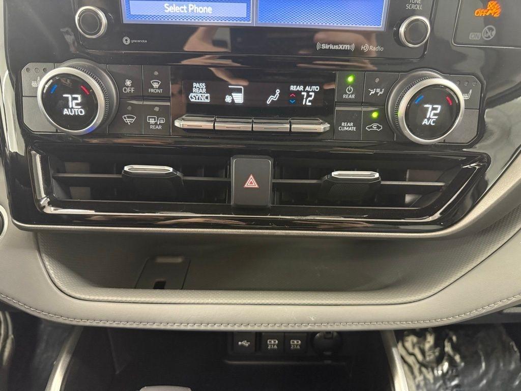 Toyota Highlander  2021