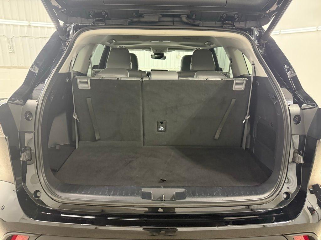 Toyota Highlander  2021