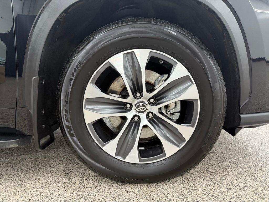 Toyota Highlander  2021