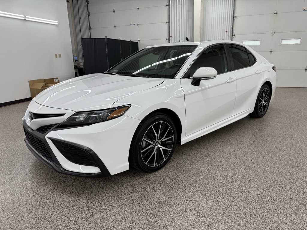 Toyota Camry  2023