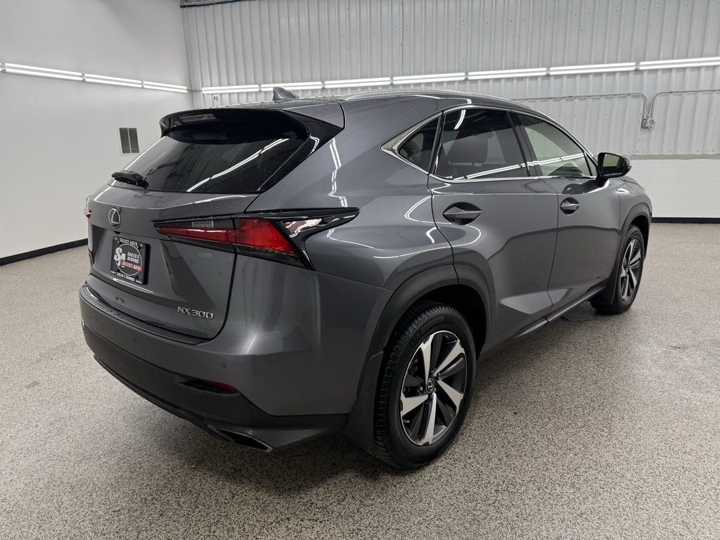 Lexus NX 200t  2019