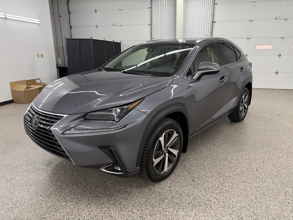 Lexus NX 200t  2019