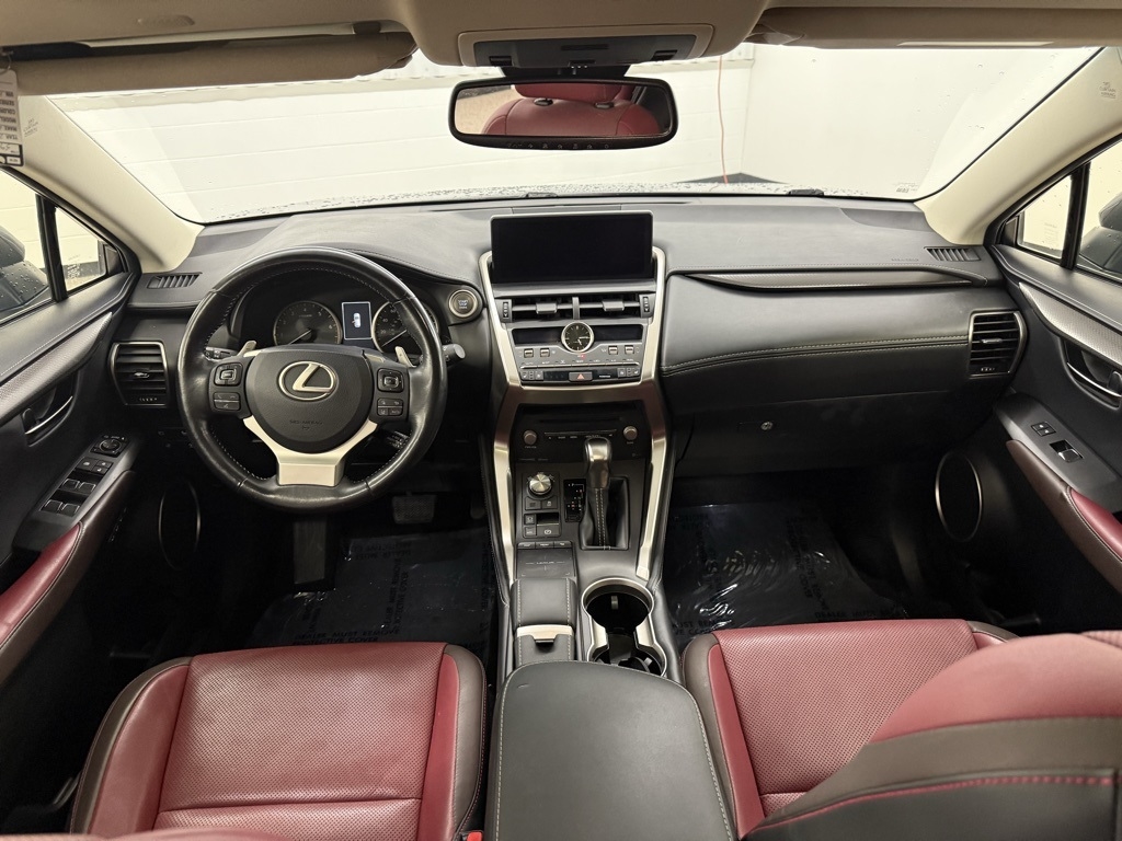 Lexus NX 200t  2019