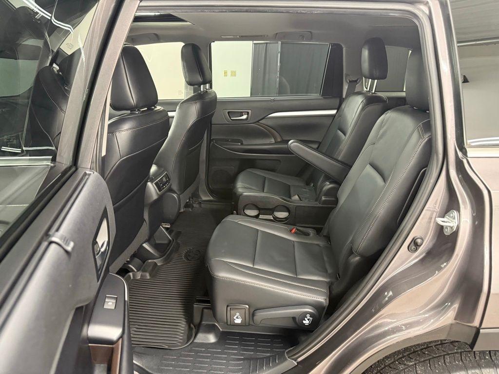 Toyota Highlander  2019