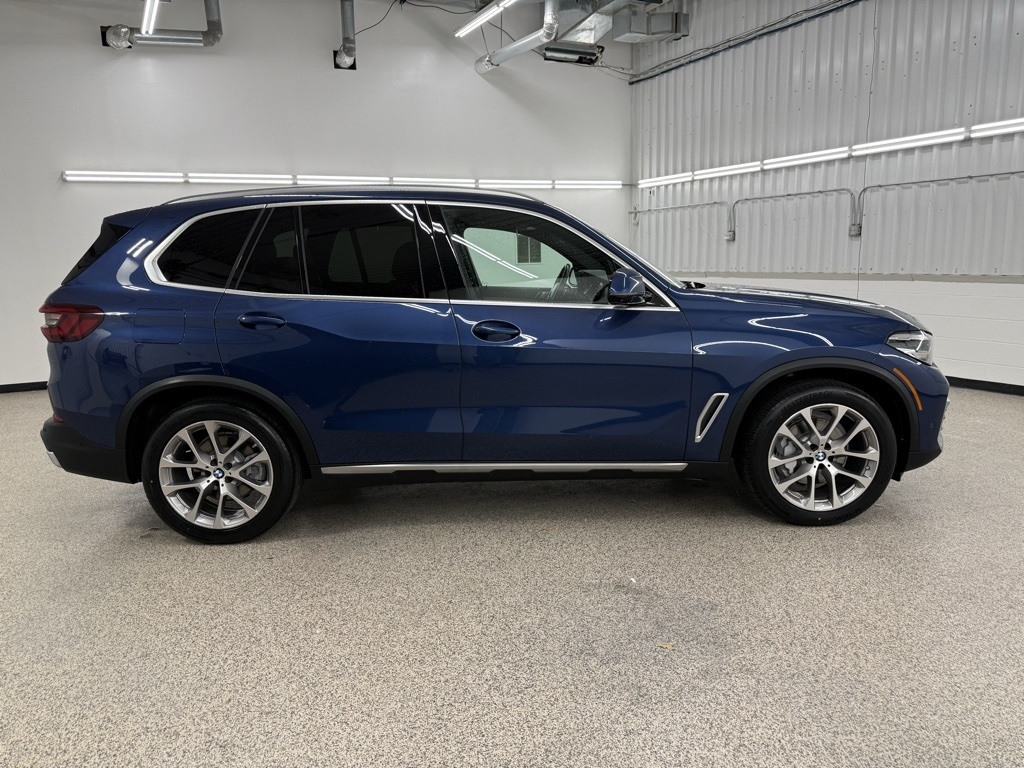 2021 BMW X5 40i's photo