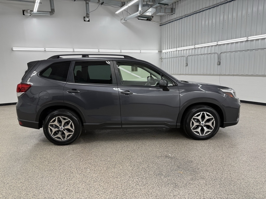2021 Subaru Forester Premium's photo