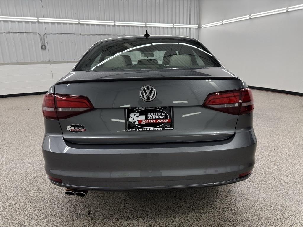 Volkswagen Jetta  2016
