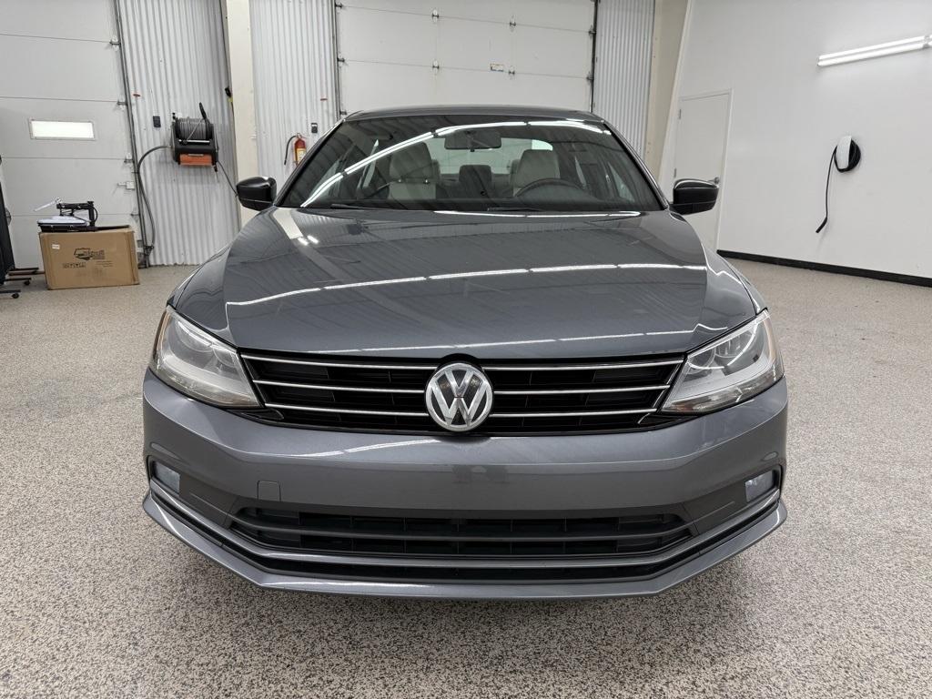 Volkswagen Jetta  2016