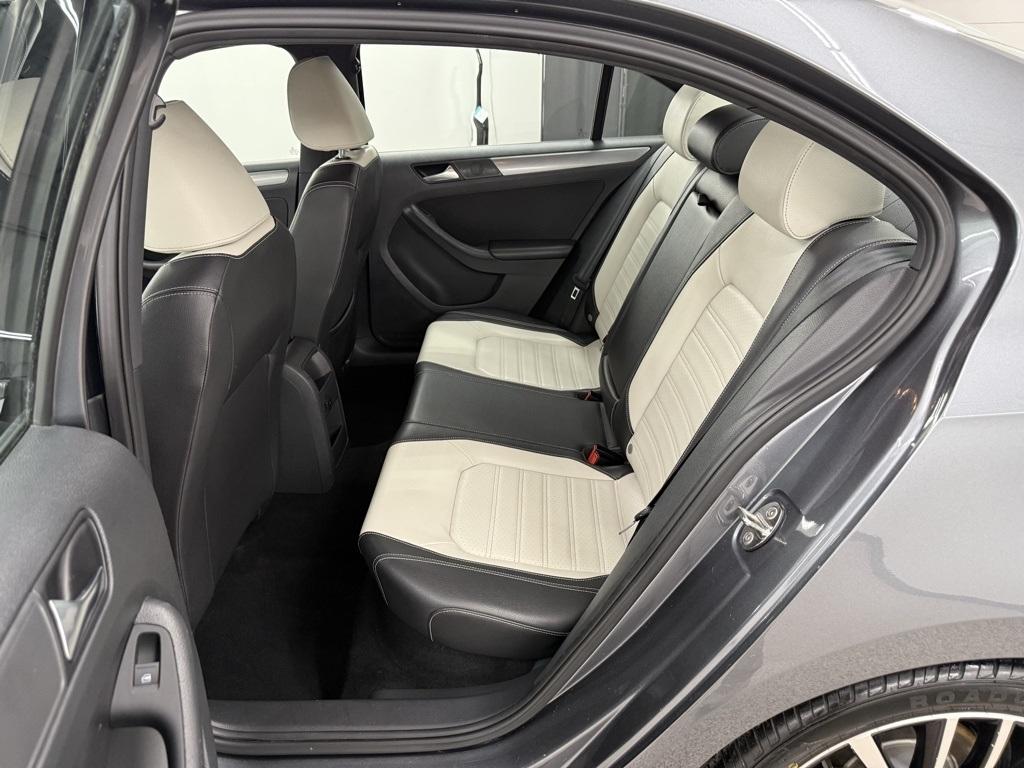 Volkswagen Jetta  2016