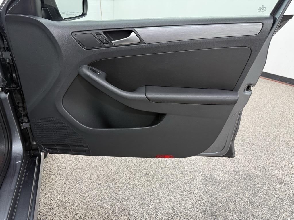 Volkswagen Jetta  2016