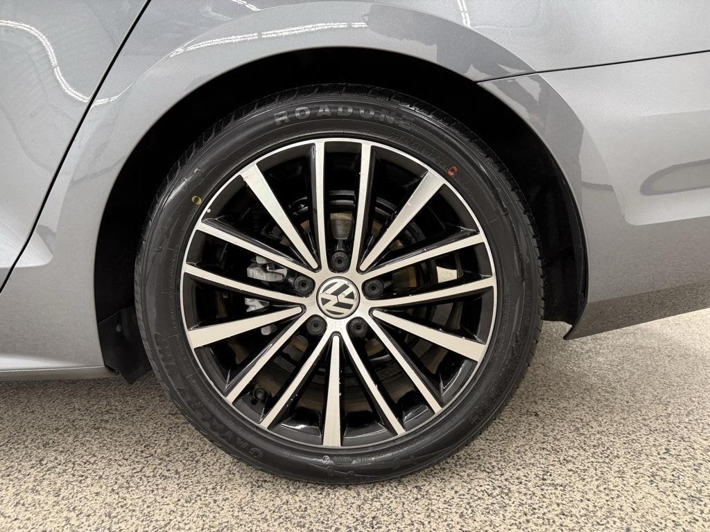 Volkswagen Jetta  2016