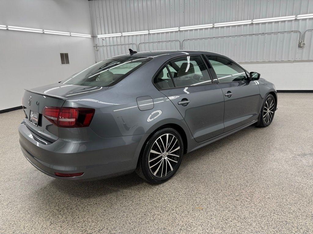 Volkswagen Jetta  2016
