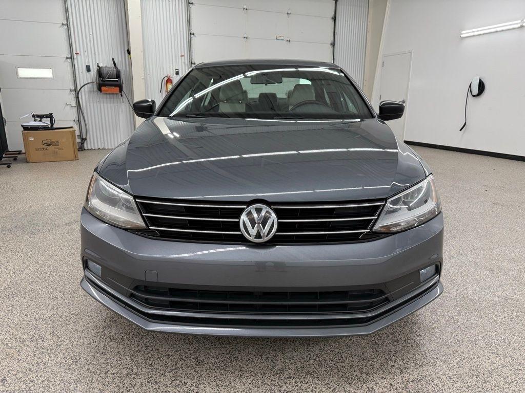 Volkswagen Jetta  2016