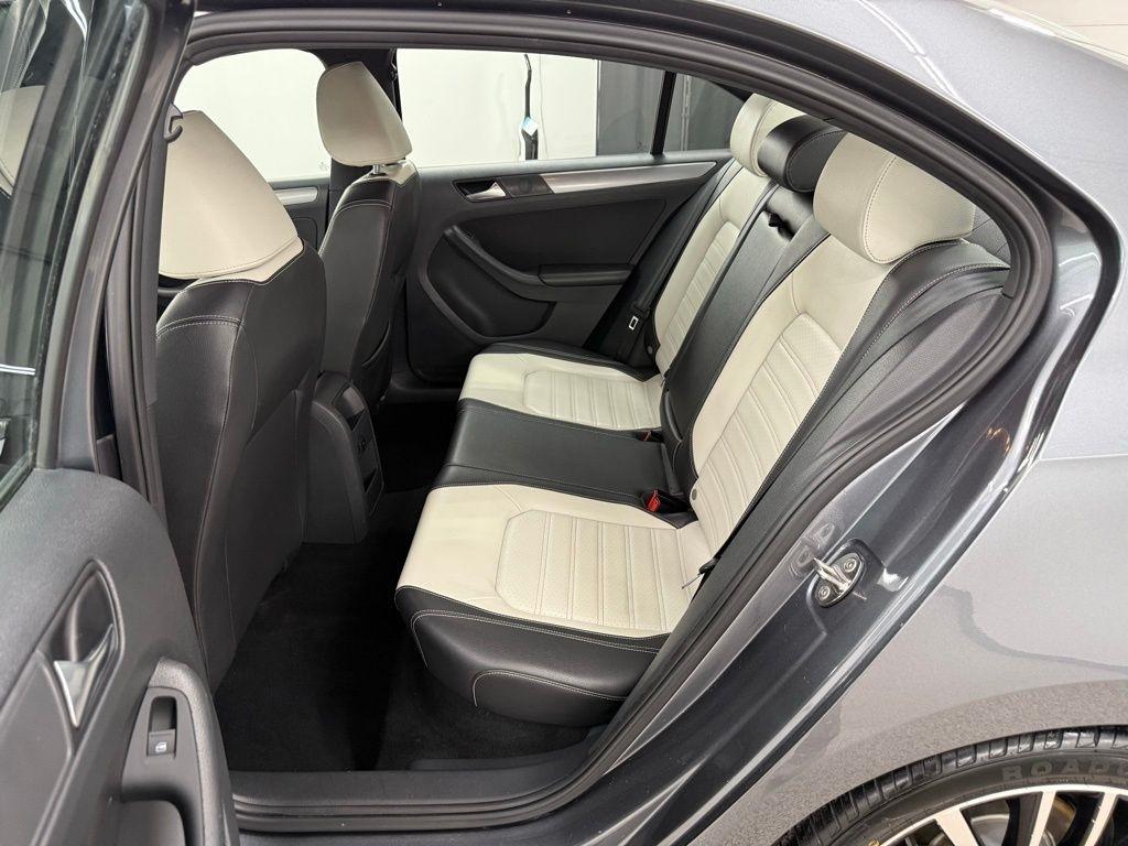 Volkswagen Jetta  2016