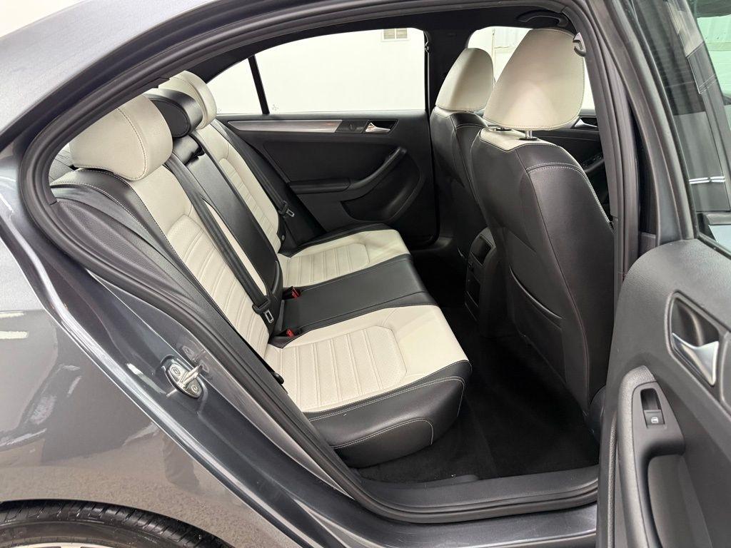 Volkswagen Jetta  2016