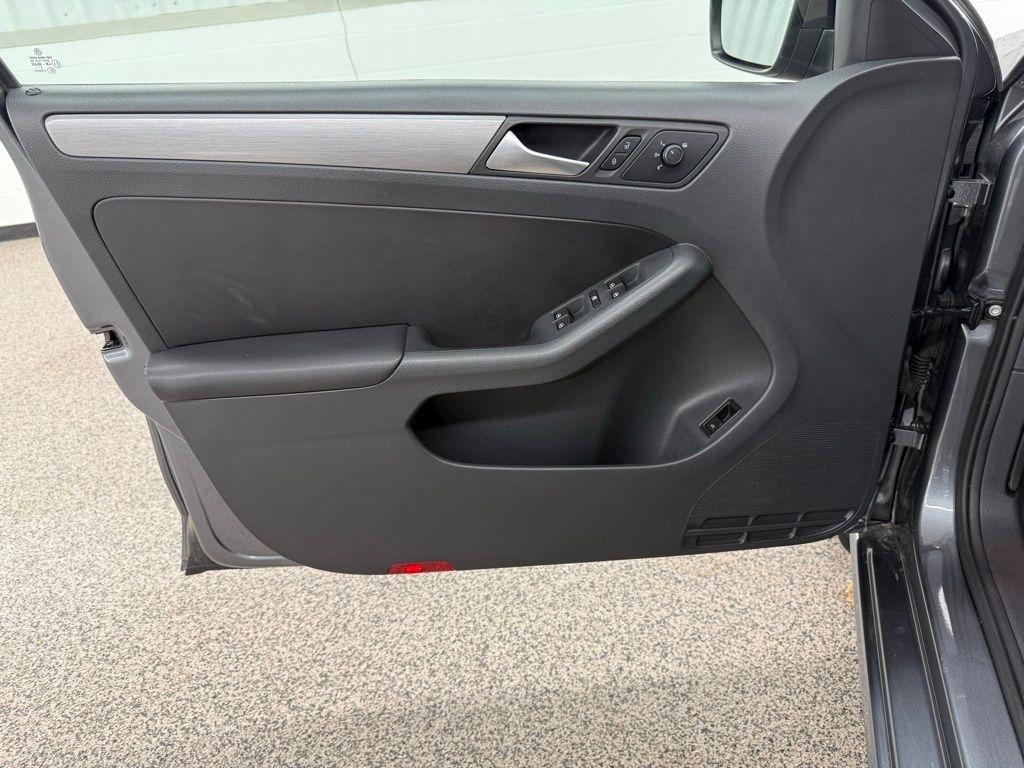 Volkswagen Jetta  2016