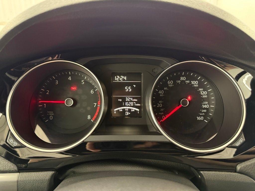 Volkswagen Jetta  2016