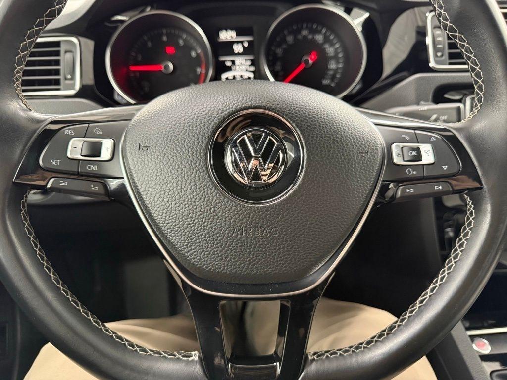 Volkswagen Jetta  2016