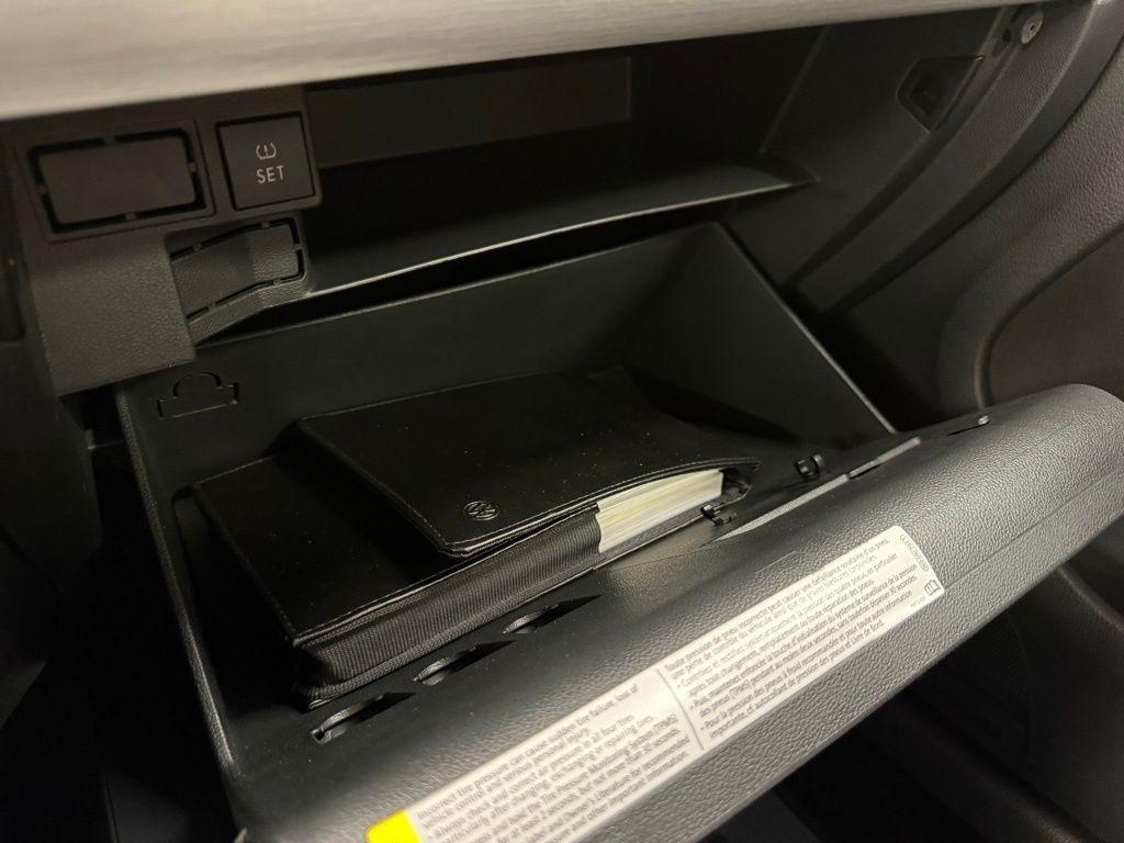 Volkswagen Jetta  2016