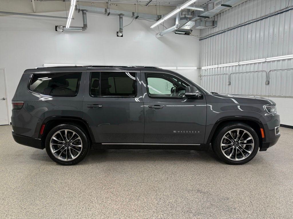 Jeep Wagoneer  2022