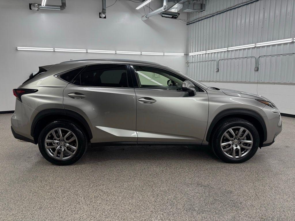 Lexus NX 200t  2016