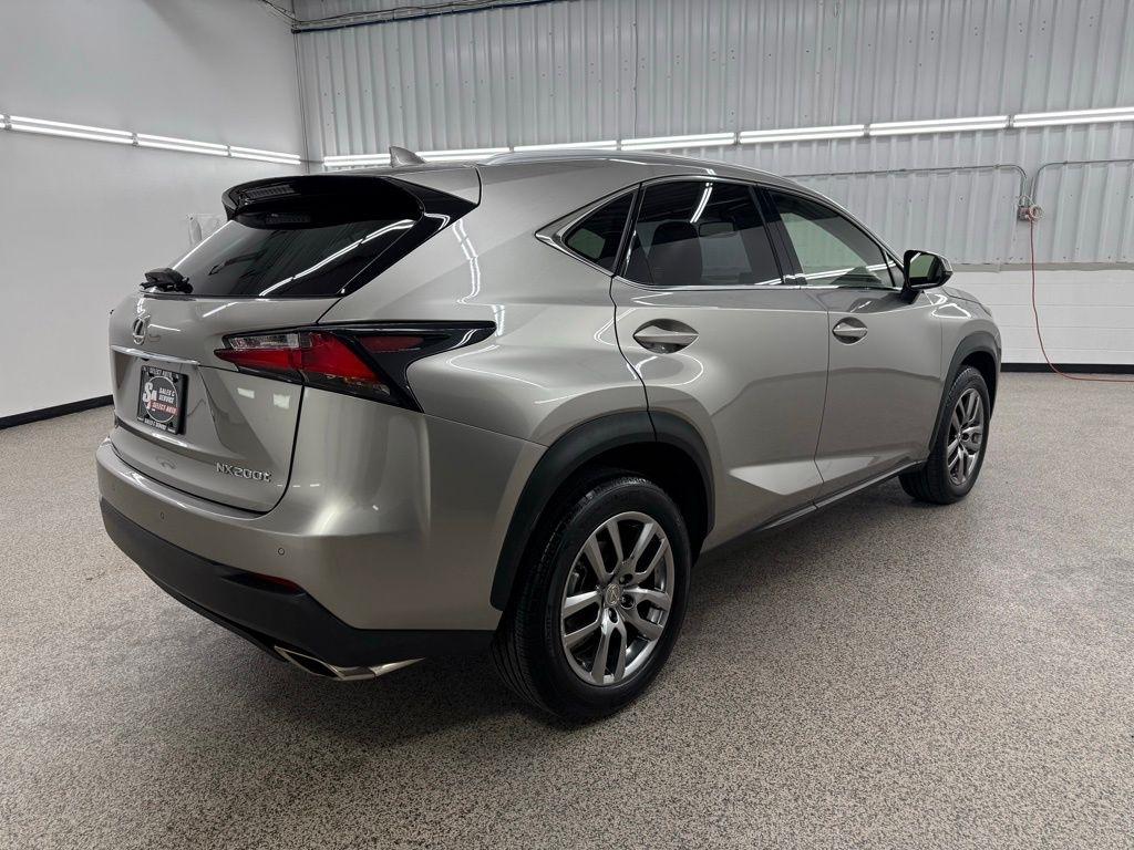 Lexus NX 200t  2016