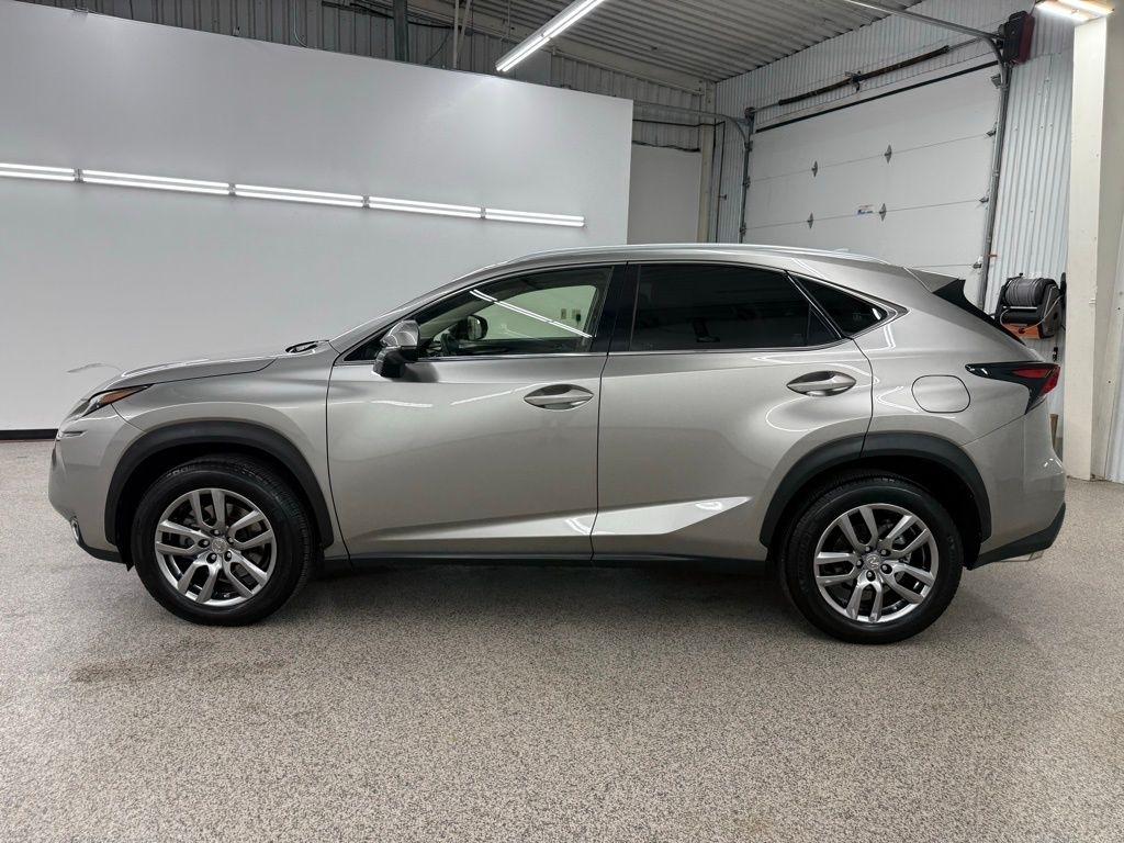 Lexus NX 200t  2016