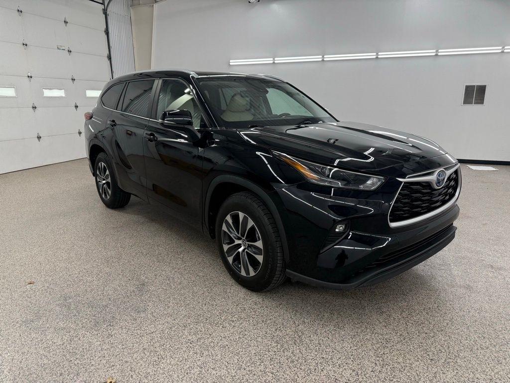 2023 Toyota Highlander Hybrid XLE