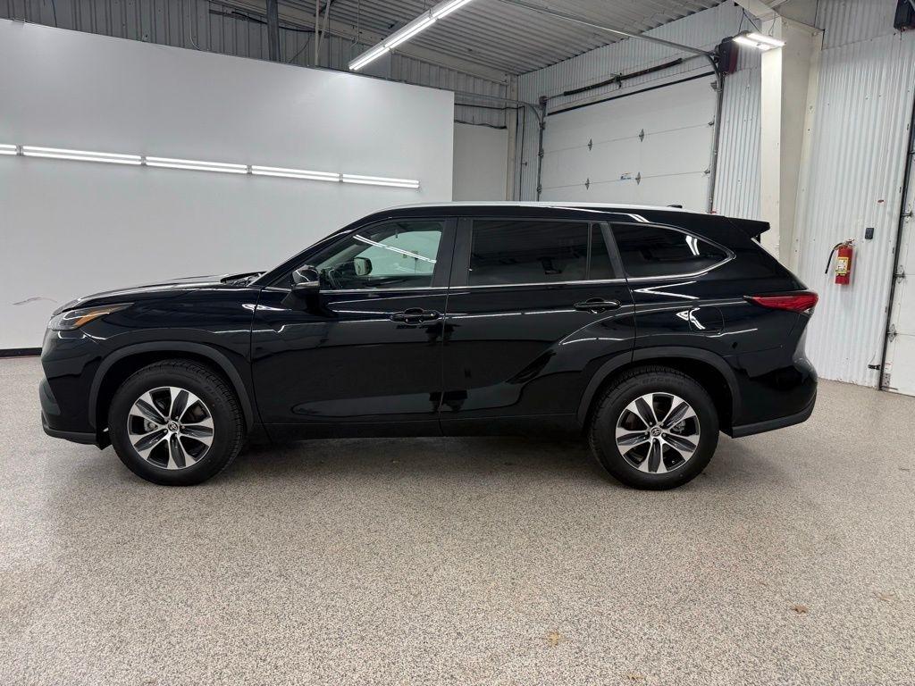 Toyota Highlander Hybrid  2023