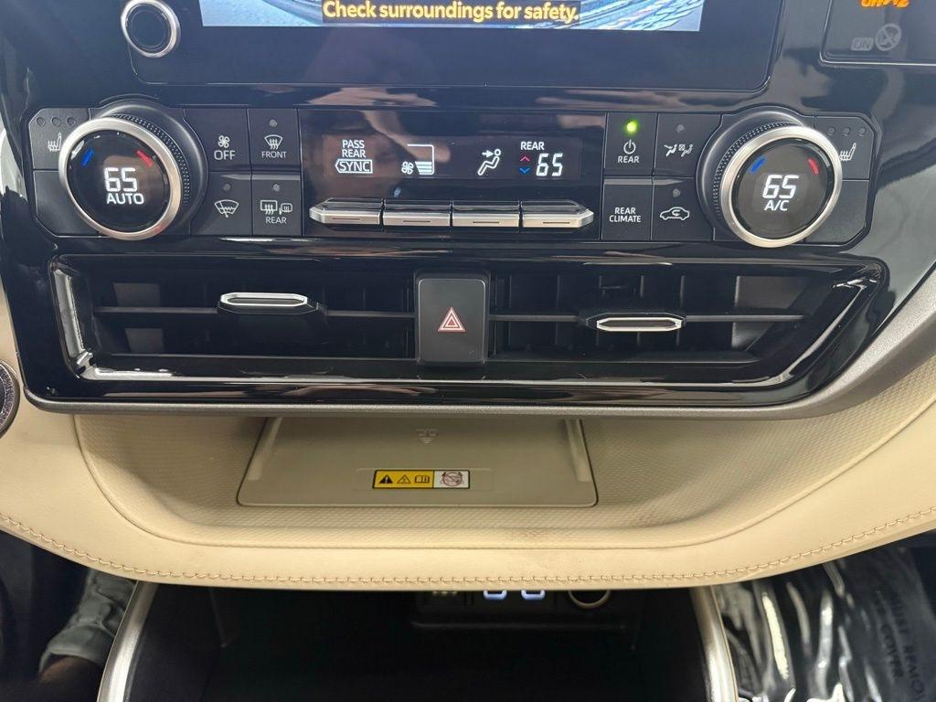 Toyota Highlander Hybrid  2023