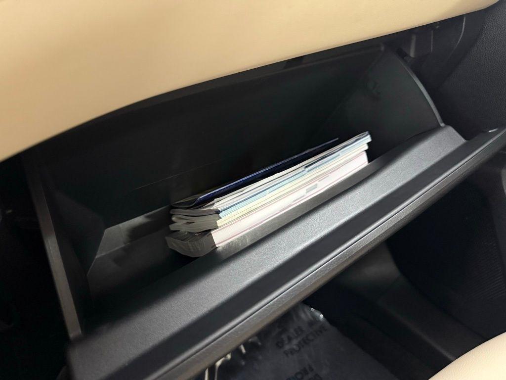 Toyota Highlander Hybrid  2023