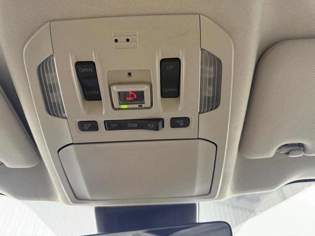 Toyota Highlander Hybrid  2023