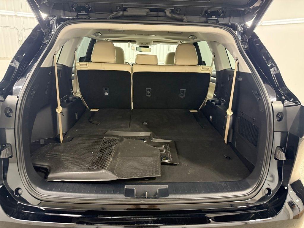 Toyota Highlander Hybrid  2023