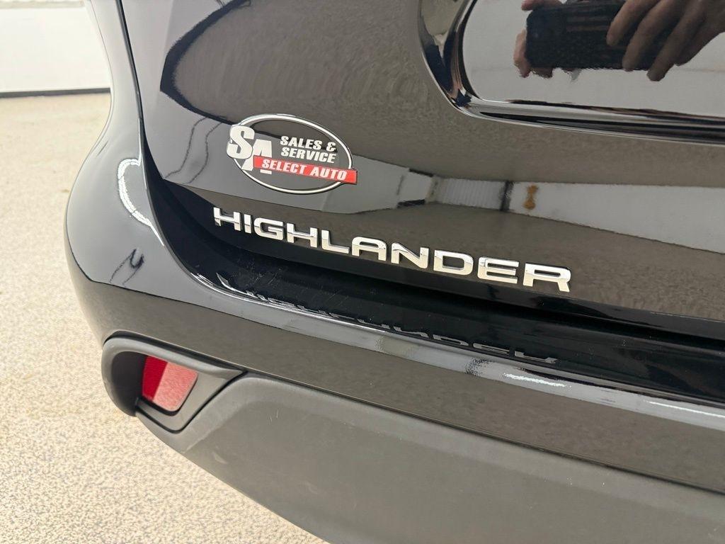 Toyota Highlander Hybrid  2023