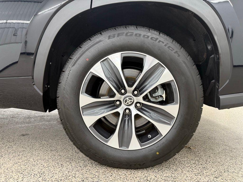 Toyota Highlander Hybrid  2023