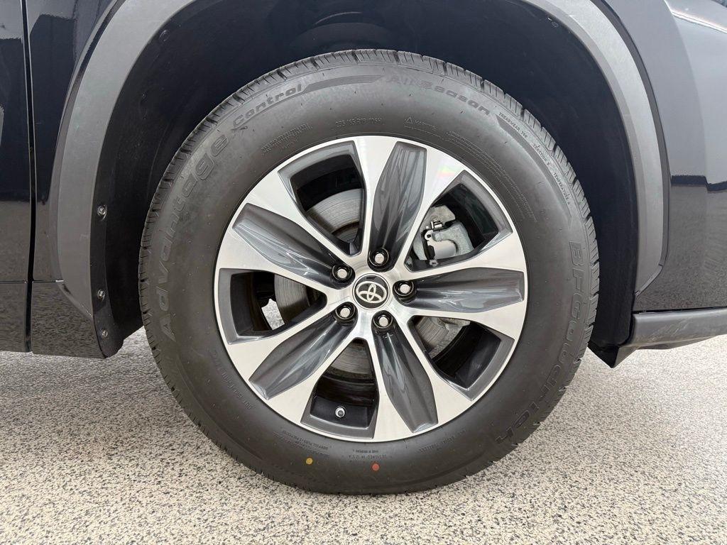 Toyota Highlander Hybrid  2023