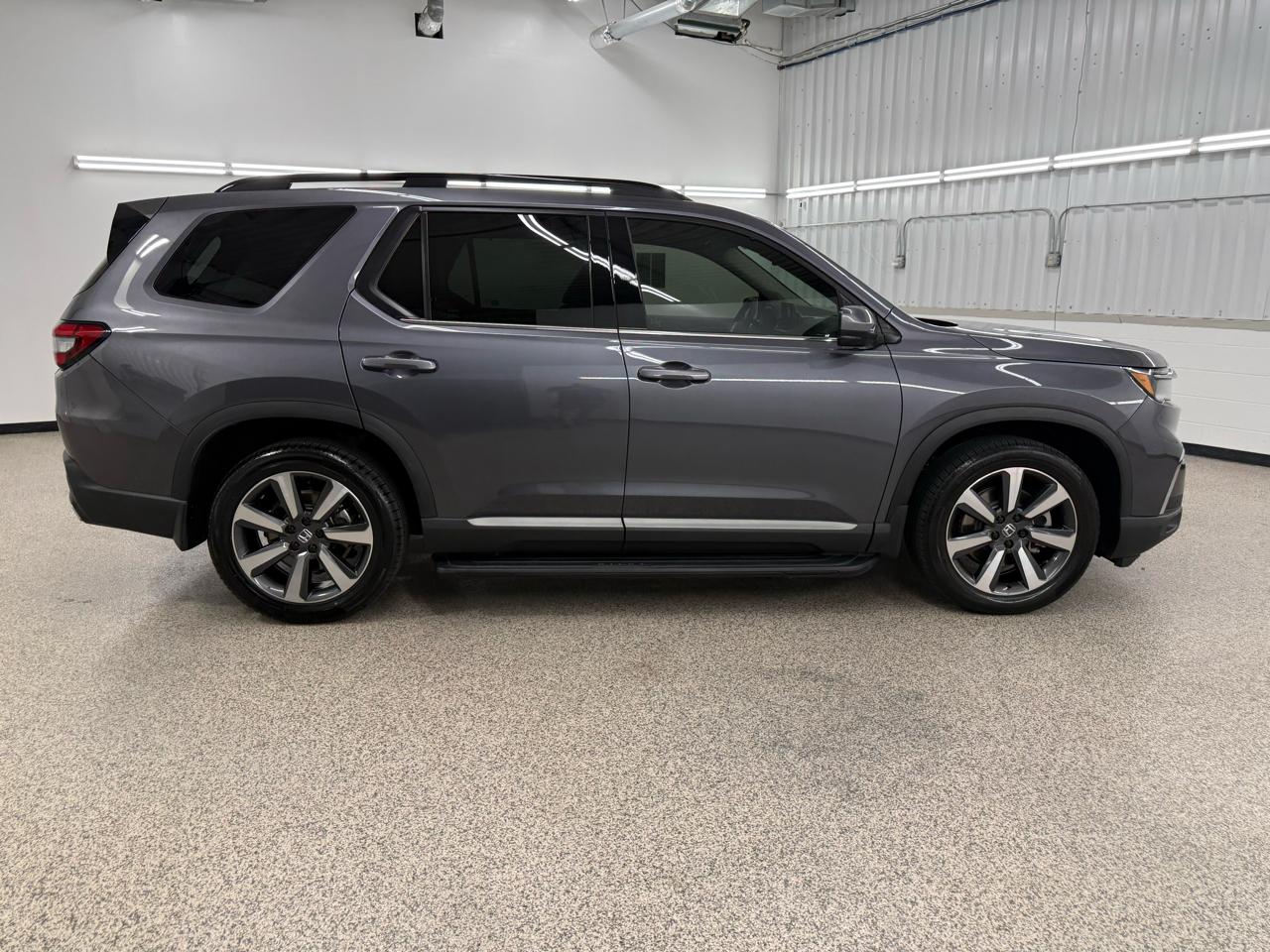 2023 Honda Pilot Elite AWD's photo