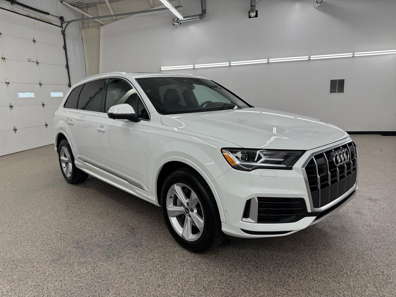 2022 Audi Q7 45 Premium Plus