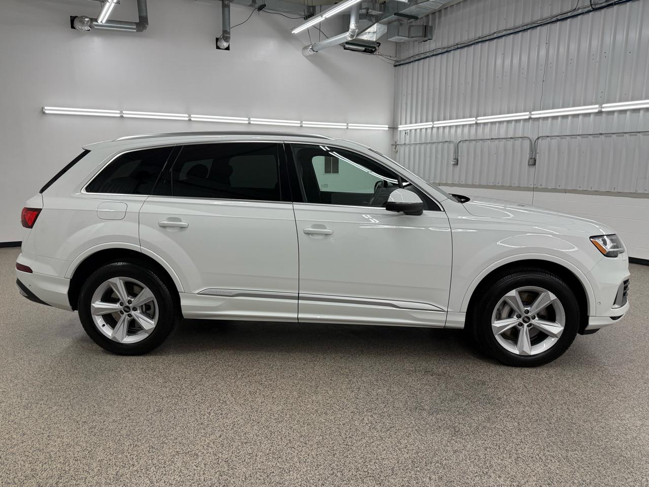 2022 Audi Q7 45 Premium Plus quattro Tiptronic's photo