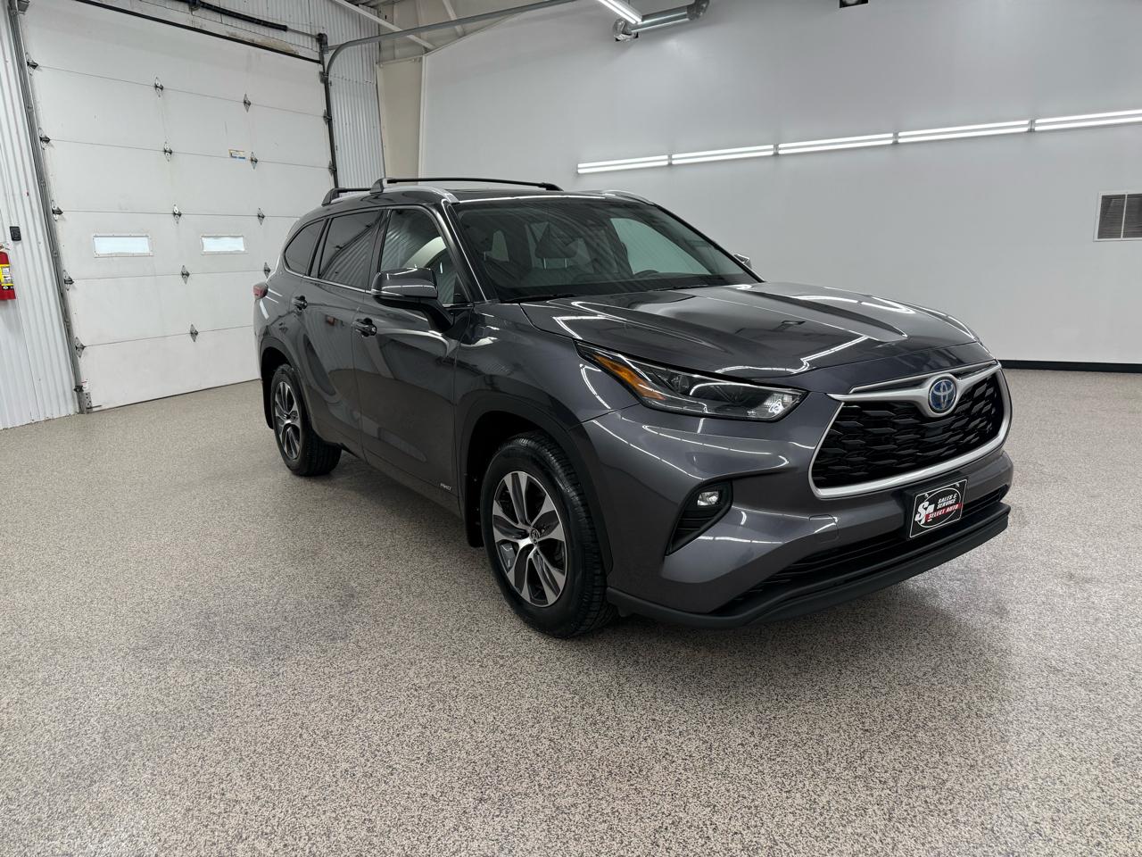 Toyota Highlander Hybrid XLE AWD 2022