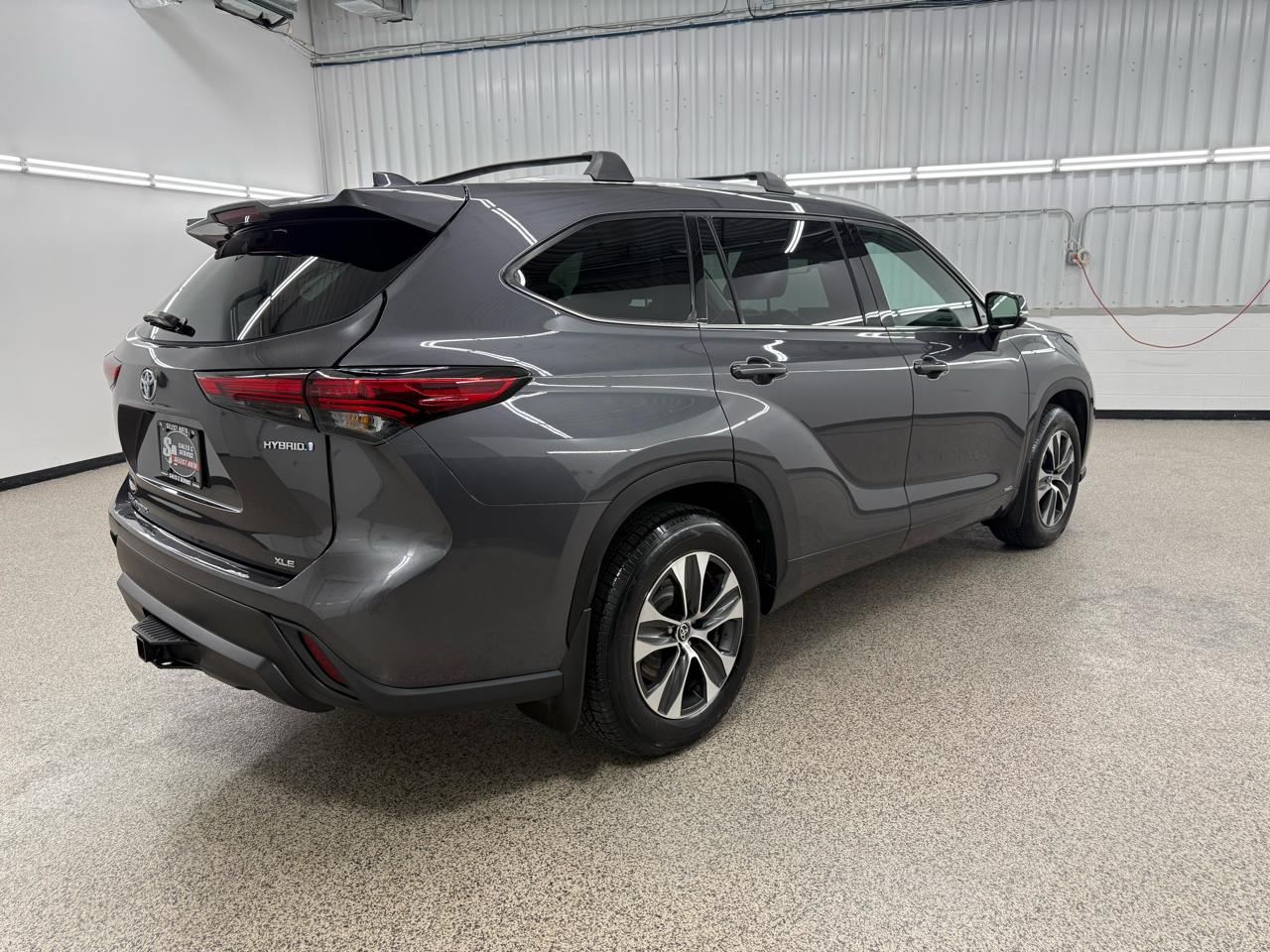 Toyota Highlander Hybrid XLE AWD 2022