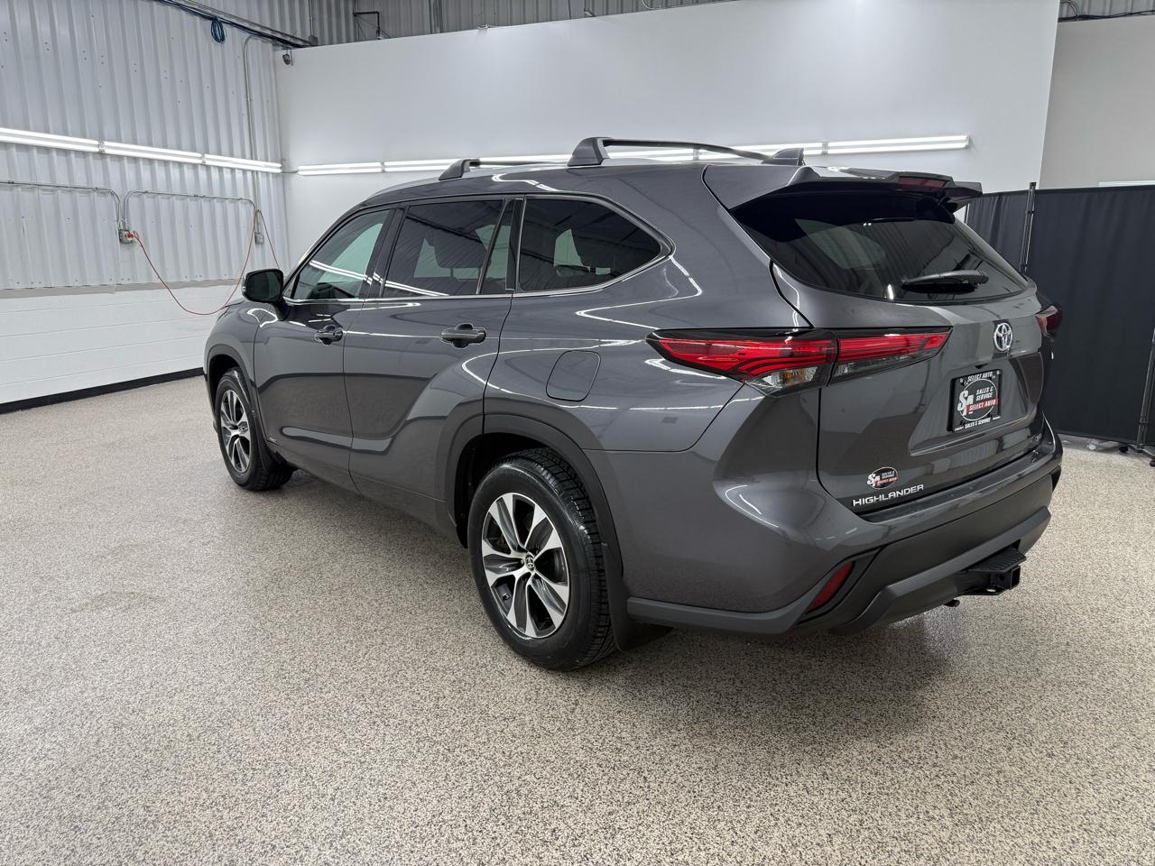 Toyota Highlander Hybrid XLE AWD 2022