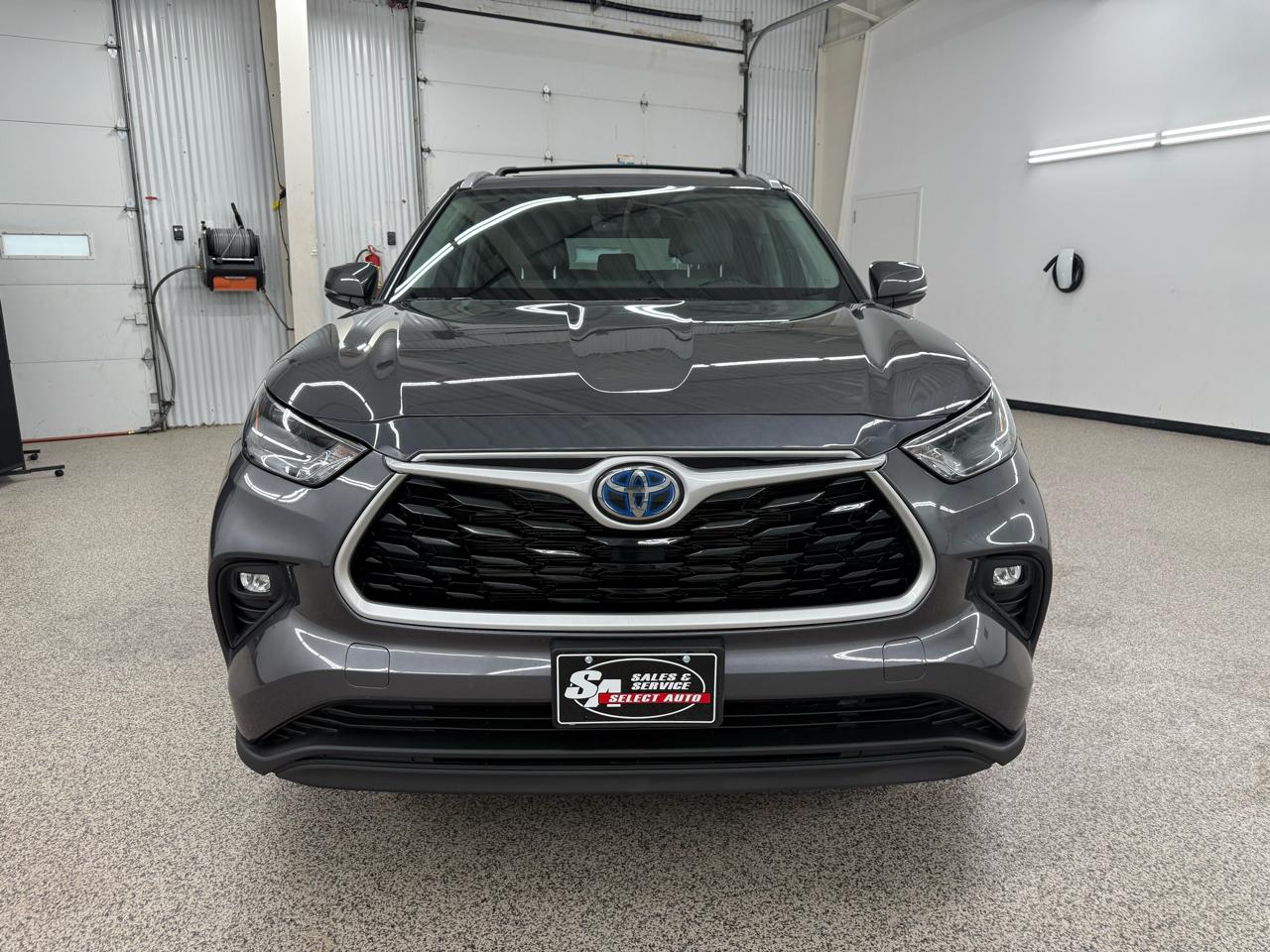 Toyota Highlander Hybrid XLE AWD 2022