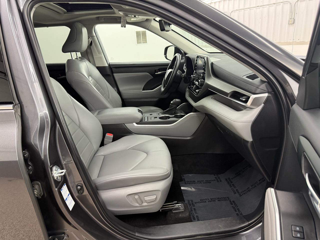 Toyota Highlander Hybrid XLE AWD 2022
