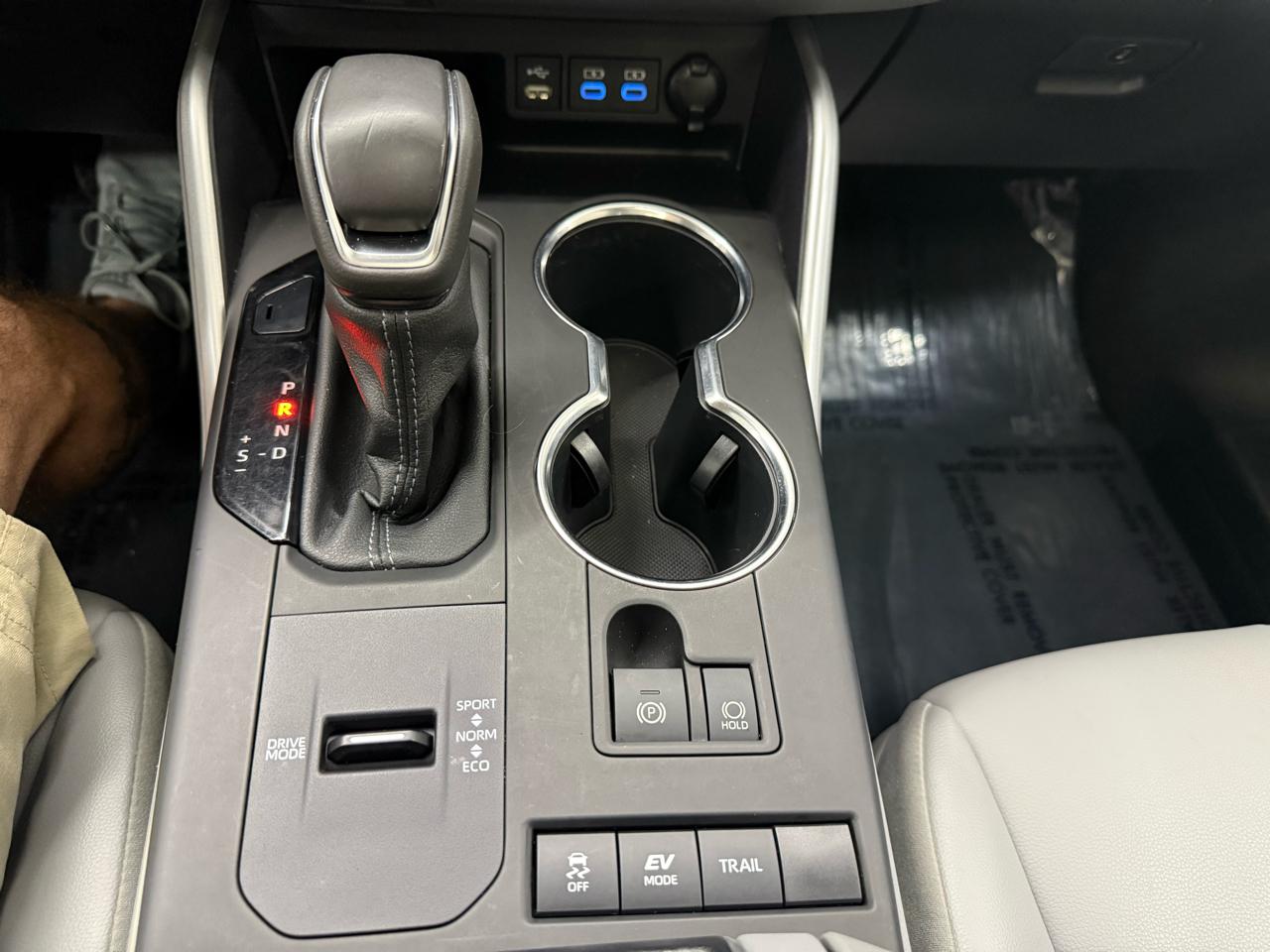 Toyota Highlander Hybrid XLE AWD 2022
